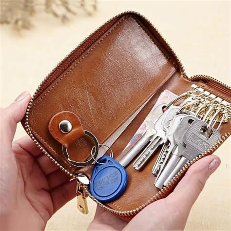 small wallet to attach keys.